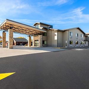 Clarion Pointe